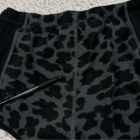 Lululemon Meshed up Short. Cheetah Leopard Print. Lined. Running Workout. 8 - Picture 7 of 14